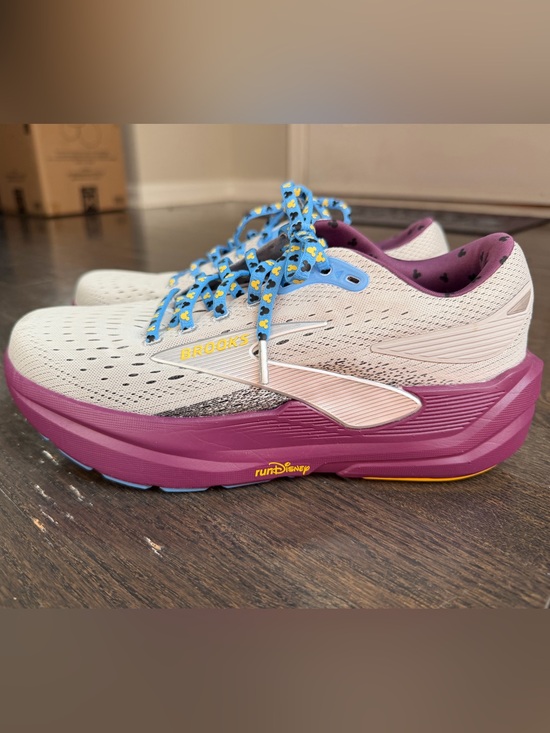 Brooks Shoes - runDisney x Brooks Ghost Max 3 — 2025 Wine & Dine Half Marathon — 7.5 Medium
